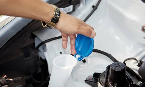 Замерз бачок омывателя и форсунки: как разморозить и чего не делать