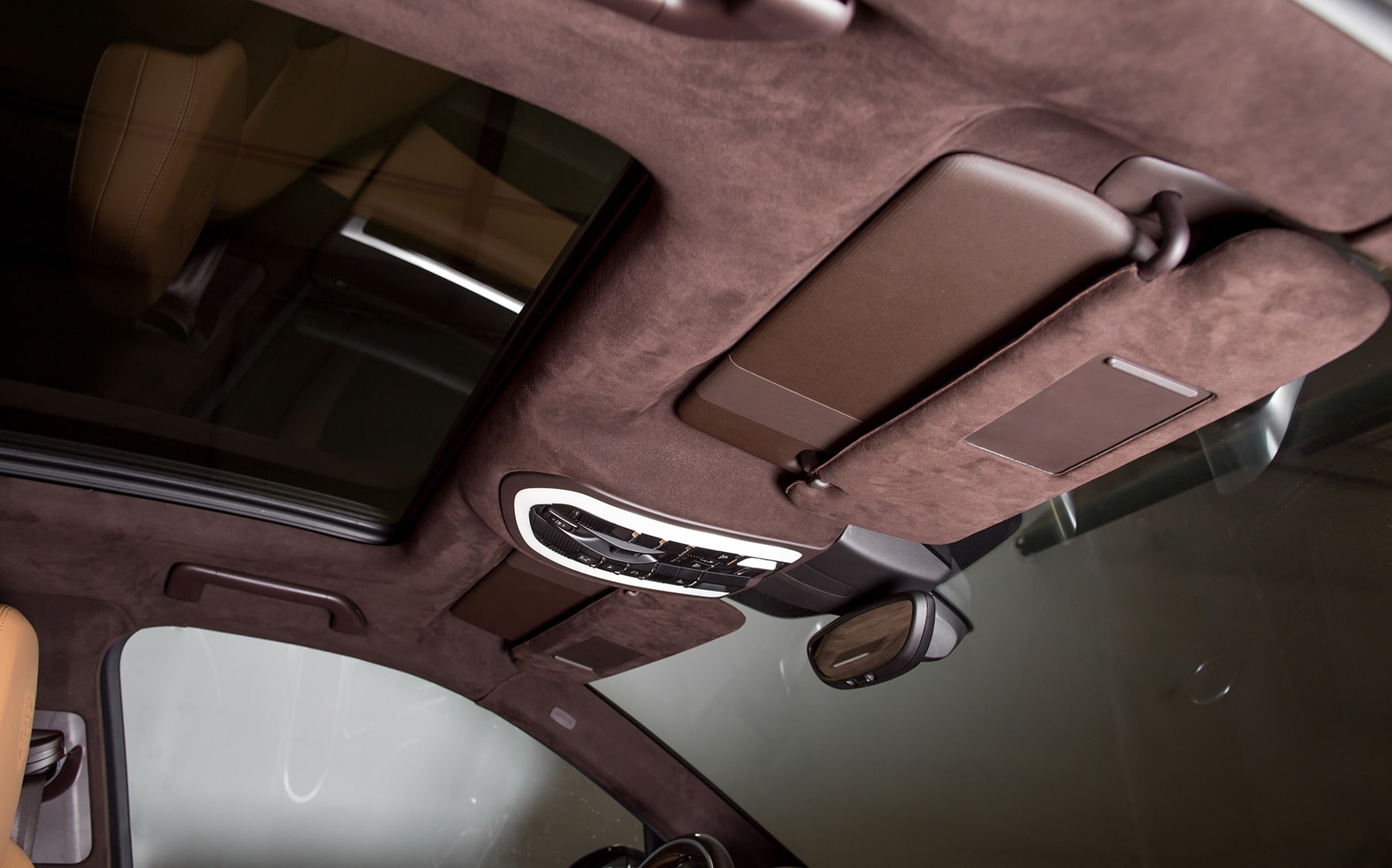 Что такое алькантара: как чистить и стирать обивку и чехлы из алькантары